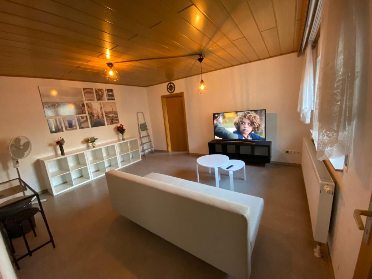 Ferienwohnung Suhad ลุดวิกส์ฮาเฟน อัม ไรน์ ภายนอก รูปภาพ