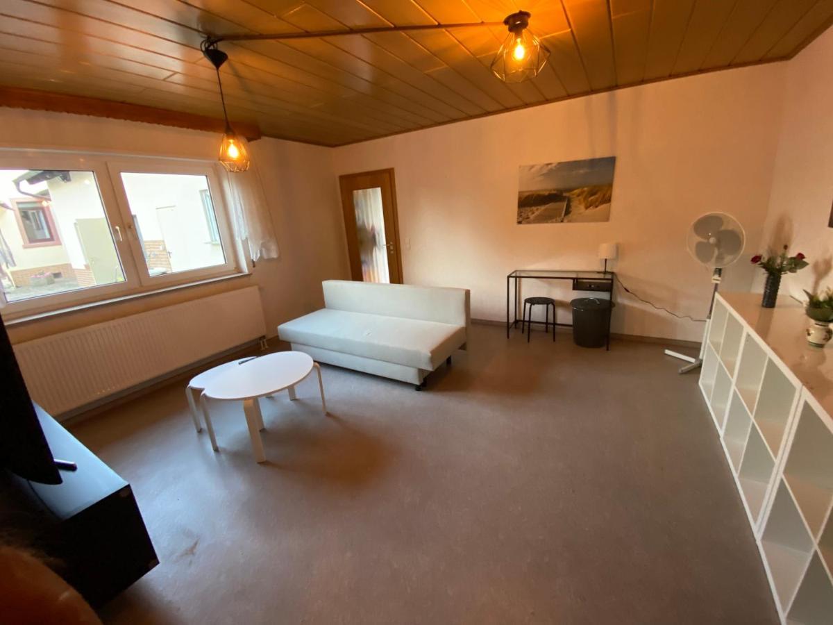 Ferienwohnung Suhad ลุดวิกส์ฮาเฟน อัม ไรน์ ภายนอก รูปภาพ